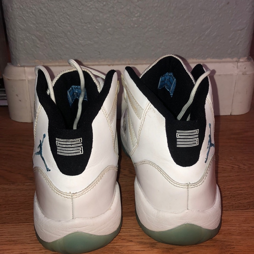 Sneakers - Picture 3 of 3